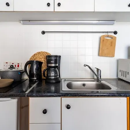 Quartz - Cozy W Balcony In Apartment *
