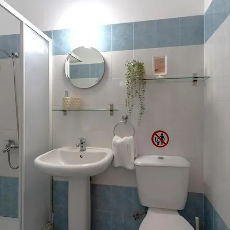 Apartment Quartz - Cozy W Balcony In Larnaca